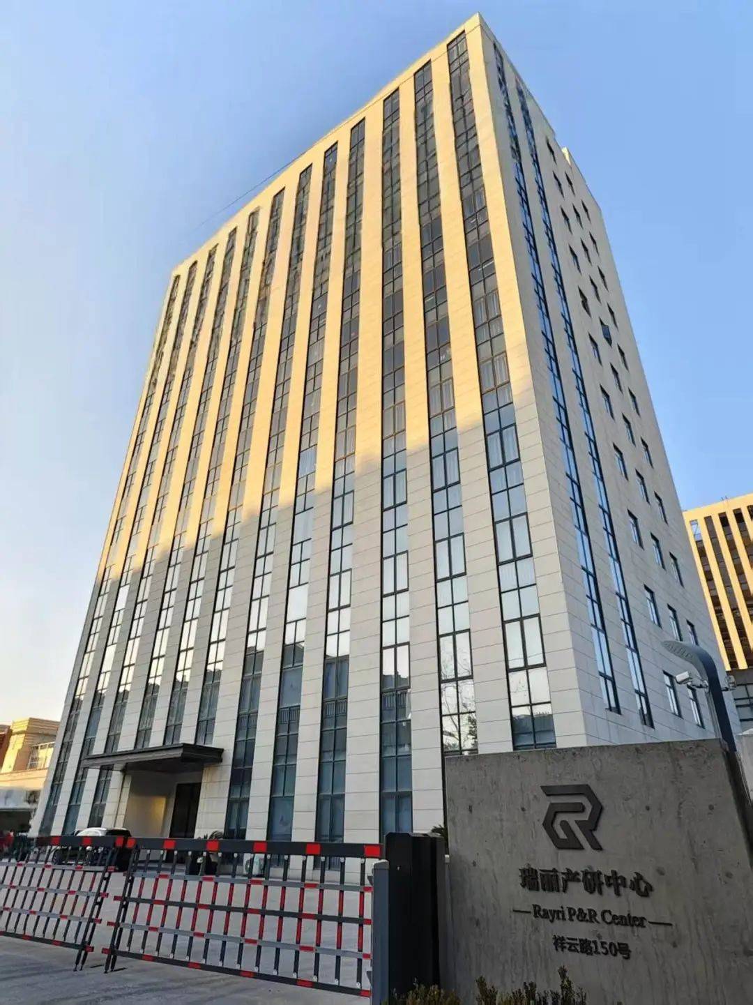 公里！嘉兴“空中飞人”全球突围j9九游会入口一年飞行超20万(图1)