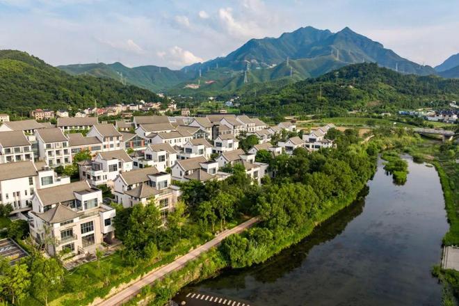 里她们过得很安逸九游会裸辞去了村(图10)